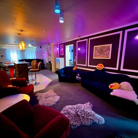 Bookeinfach Bad Ems - Private - Sauna Jacuzzi Whirlpool Swimmingpool Alahna Sup Beachvolleyball Billiards Ping Pong Cinema Theater Music Disco Ball Bbq Und Parkplaetze المظهر الخارجي الصورة