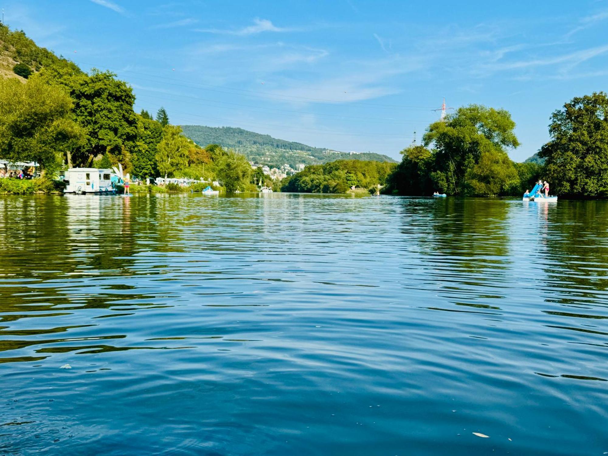 Bookeinfach Bad Ems - Private - Sauna Jacuzzi Whirlpool Swimmingpool Alahna Sup Beachvolleyball Billiards Ping Pong Cinema Theater Music Disco Ball Bbq Und Parkplaetze المظهر الخارجي الصورة