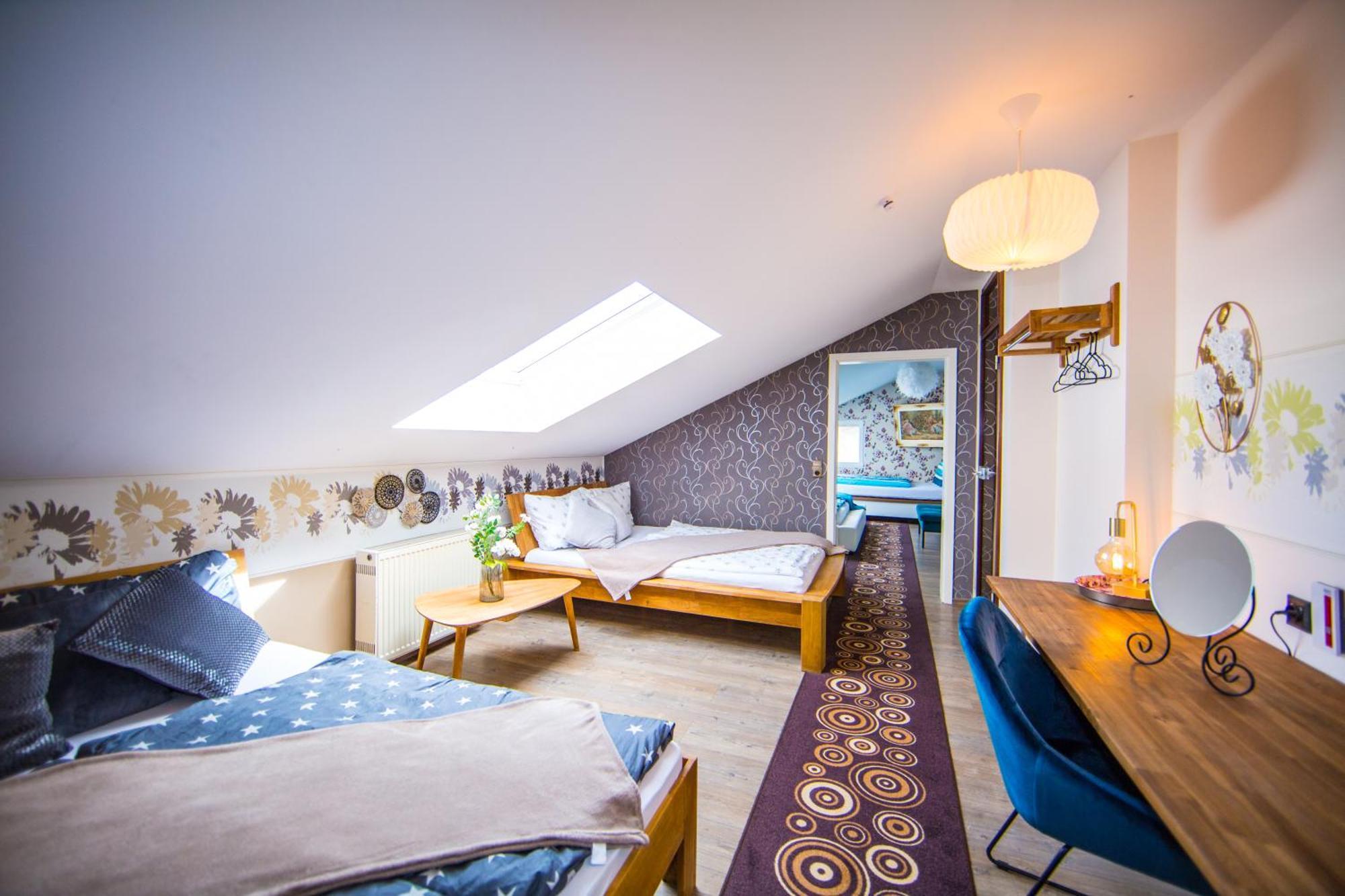 Bookeinfach Bad Ems - Private - Sauna Jacuzzi Whirlpool Swimmingpool Alahna Sup Beachvolleyball Billiards Ping Pong Cinema Theater Music Disco Ball Bbq Und Parkplaetze المظهر الخارجي الصورة