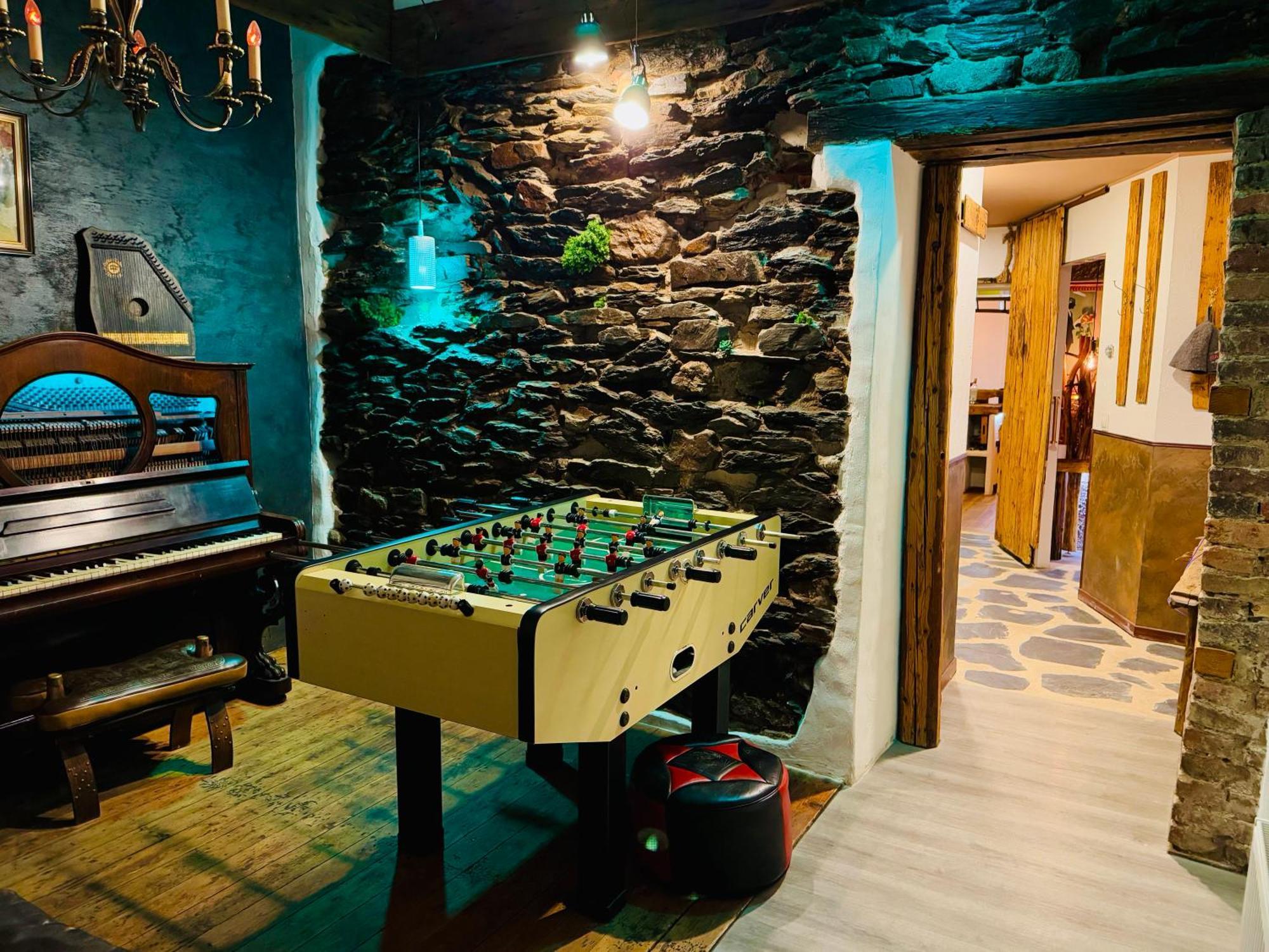 Bookeinfach Bad Ems - Private - Sauna Jacuzzi Whirlpool Swimmingpool Alahna Sup Beachvolleyball Billiards Ping Pong Cinema Theater Music Disco Ball Bbq Und Parkplaetze المظهر الخارجي الصورة