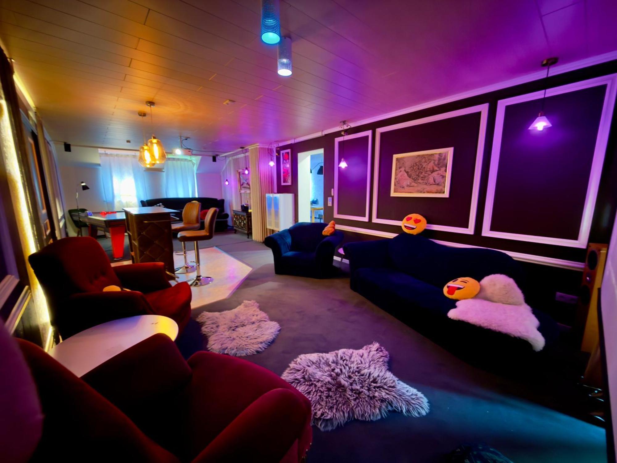 Bookeinfach Bad Ems - Private - Sauna Jacuzzi Whirlpool Swimmingpool Alahna Sup Beachvolleyball Billiards Ping Pong Cinema Theater Music Disco Ball Bbq Und Parkplaetze المظهر الخارجي الصورة